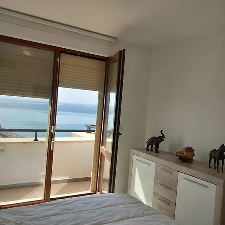 карпе дием Appartement Balchik
