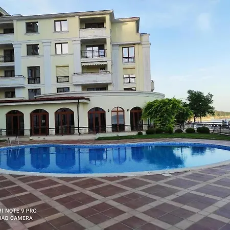 карпе дием Appartement Balchik